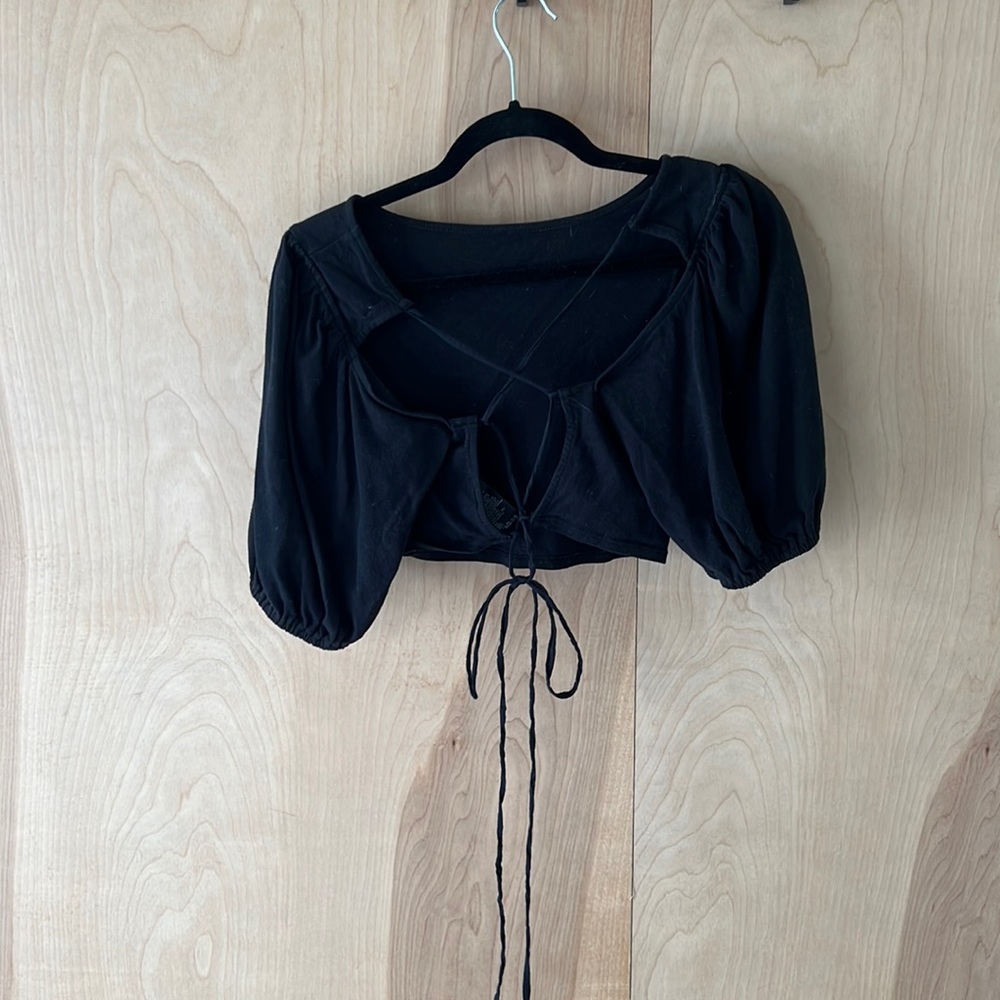 URBAN OUTFITTERS tie back crop top